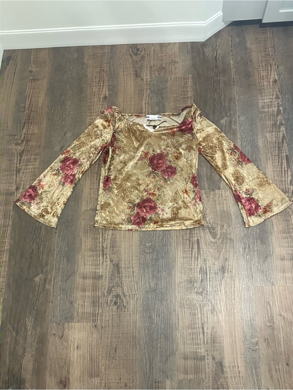 Weavers Vintage Gold Velvet Floral Off Shoulder Long Bell Sleeve w/ Rose Accents